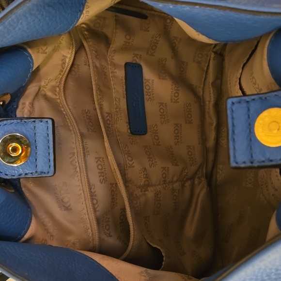 Michael Kors Pebble Leather Drawstring Shoulder Bag - EUC - Picture 5 of 8